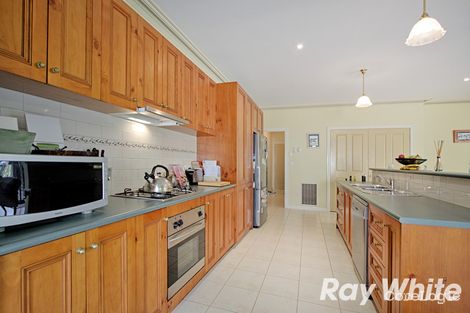 Property photo of 10 Stockmans Circuit Pakenham VIC 3810