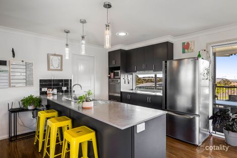 Property photo of 10 Dodson Crescent Mount Kynoch QLD 4350