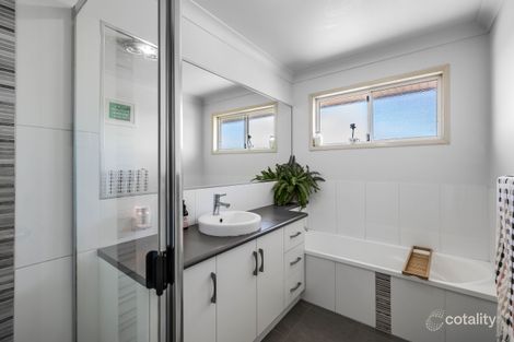 Property photo of 10 Dodson Crescent Mount Kynoch QLD 4350