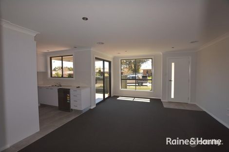 Property photo of 1B Redluom Place Orange NSW 2800