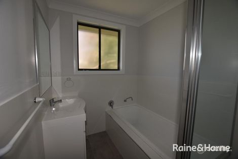 Property photo of 1B Redluom Place Orange NSW 2800