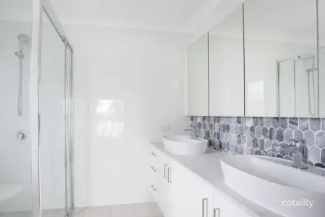 Property photo of 31 The Estuary Coombabah QLD 4216