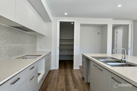 Property photo of 2 Harley Court Gisborne VIC 3437