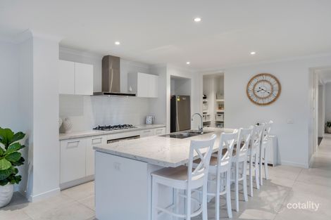 Property photo of 18 Northampton Way Donnybrook VIC 3064