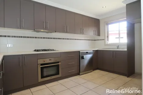 Property photo of 2/5 Barton Avenue Lloyd NSW 2650