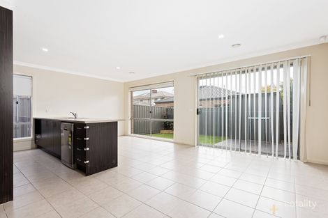 Property photo of 1/8 Flower Gum Crescent Tarneit VIC 3029