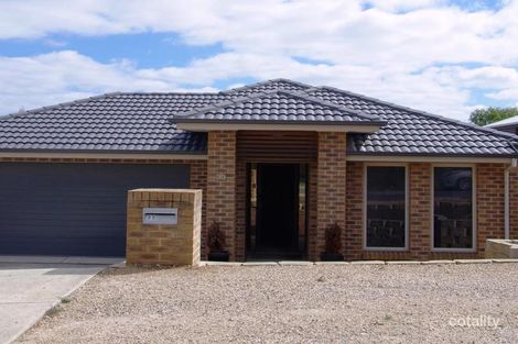 33 Tulloch Rise, Canadian, VIC 3350