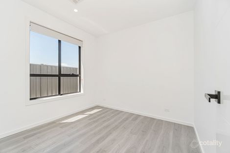 Property photo of 24 Hutch Avenue Donnybrook VIC 3064