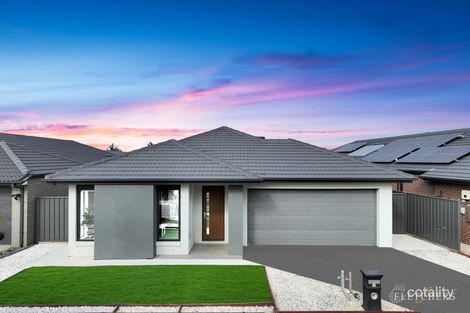 13 Ambien Cres, Strathtulloh, VIC 3338