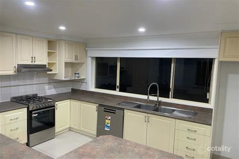 Property photo of 4 Poplar Crescent Bradbury NSW 2560