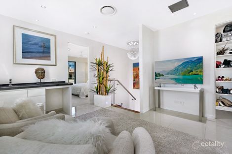 Property photo of 1/25 Milton Avenue Paradise Point QLD 4216