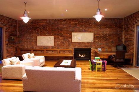 Property photo of 17 Quarry Hills Drive Berwick VIC 3806