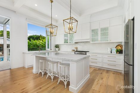 43 Real Ave, Norman Park, QLD 4170