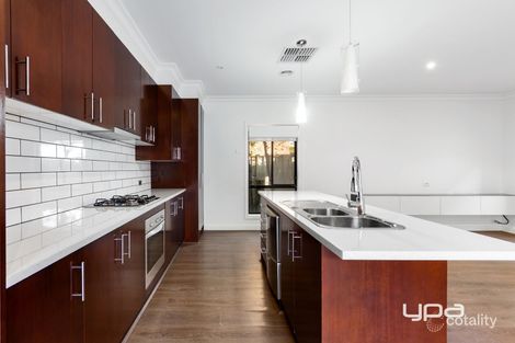 Property photo of 21 Naracoorte Drive Caroline Springs VIC 3023