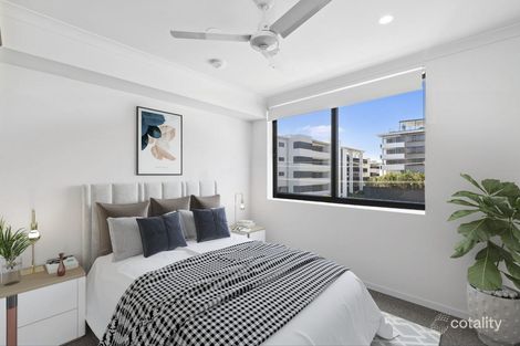 Property photo of 201/44 Bay Terrace Wynnum QLD 4178