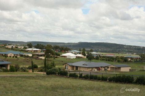 Property photo of 4 John Court Cotswold Hills QLD 4350