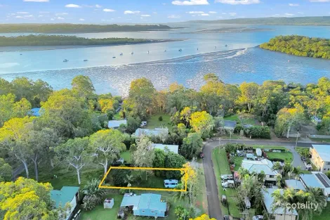 13 Wilma Cres, Russell Island, QLD 4184