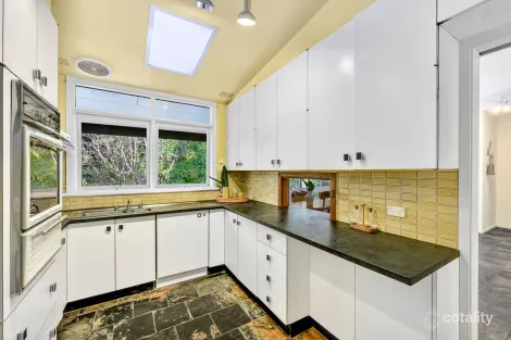 Property photo of 11 Jendi Avenue Bayview NSW 2104
