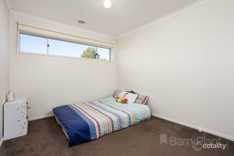 Property photo of 33 Tristania Drive Point Cook VIC 3030