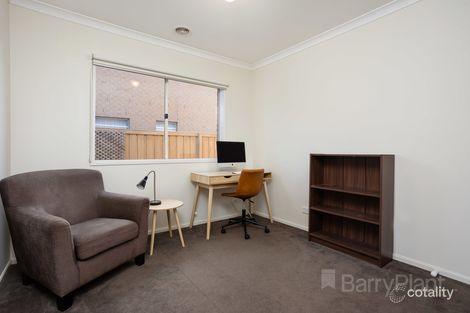 Property photo of 33 Tristania Drive Point Cook VIC 3030