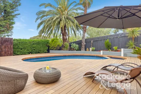 16 Alexander Ave, Rye, VIC 3941