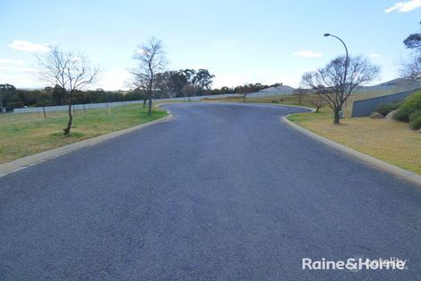 1 Bailes Cres, Young, NSW 2594