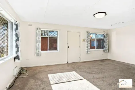 Property photo of 1/13 Pine Crescent Coniston NSW 2500