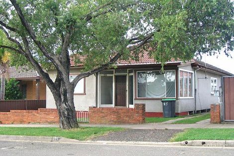 25 Highview Ave, Greenacre, NSW 2190
