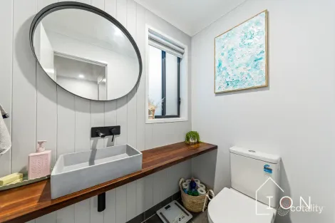 Property photo of 27 Moroak Crescent Clyde North VIC 3978