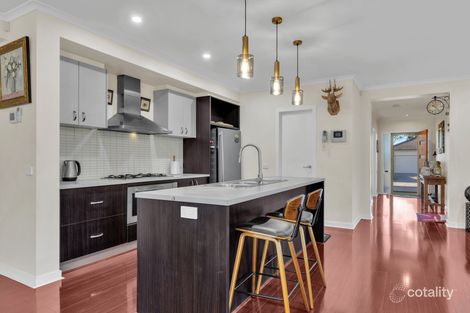 Property photo of 11 Waldburg Grove Tarneit VIC 3029