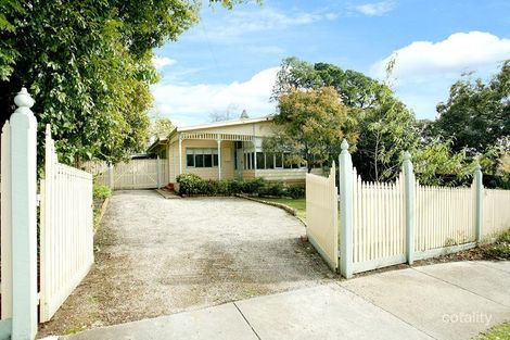 17 Manniche Ave, Mont Albert North, VIC 3129