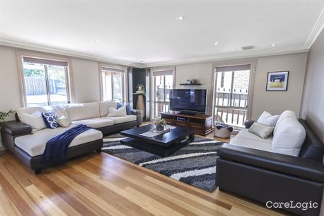 Property photo of 5 Mackay Walk Roxburgh Park VIC 3064