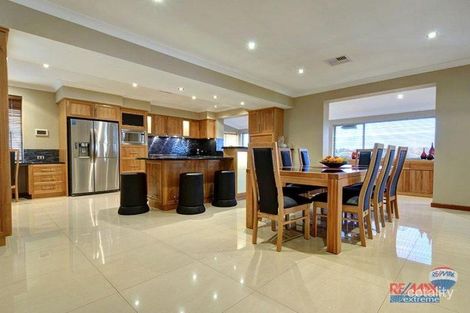 Property photo of 29 East Road Hocking WA 6065