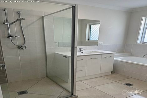 Property photo of 25 Oxbow Crescent Lawnton QLD 4501