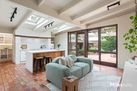 Property photo of 30 Gilbert Road Ivanhoe VIC 3079