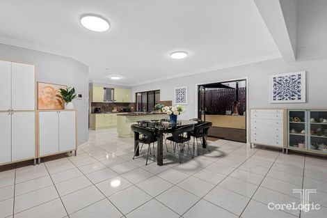 Property photo of 2 Coneyhurst Crescent Carindale QLD 4152