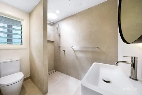 Property photo of 1/25 Evandale Crescent Miami QLD 4220