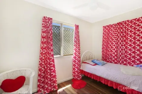 Property photo of 29 Roseberry Parade Wynnum West QLD 4178