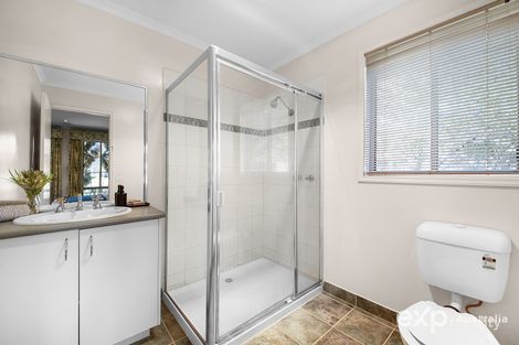 Property photo of 10 St James Wood Drive Tarneit VIC 3029