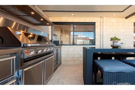 Property photo of 2 Mia Pass Tapping WA 6065