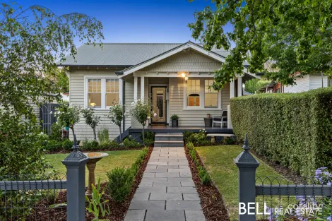 18 Old Lilydale Rd, Ringwood East, VIC 3135