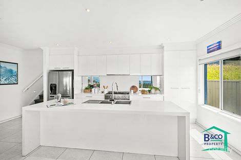 Property photo of 5 Backhouse Road Lake Heights NSW 2502