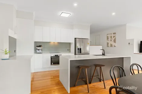 Property photo of 5 Majella Close Eleebana NSW 2282