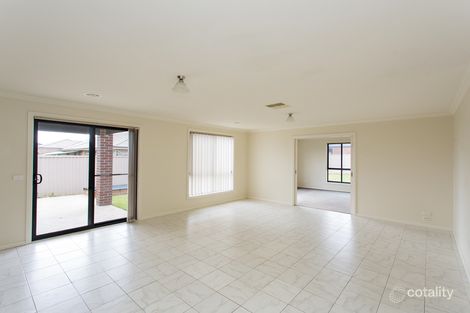 Property photo of 28 Ilvia Way Sebastopol VIC 3356