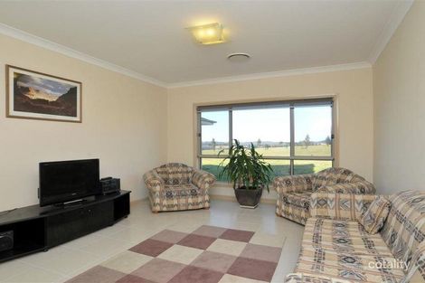 Property photo of 26 Sandstone Drive Windella NSW 2320