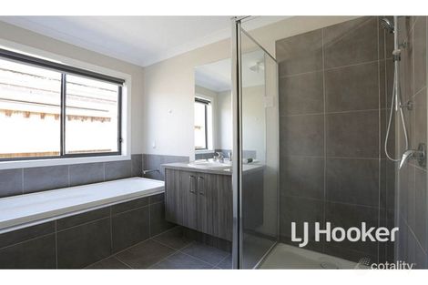 Property photo of 11 Tiarella Street Point Cook VIC 3030