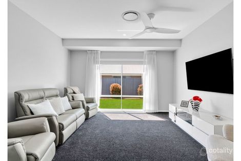 Property photo of 81 Sovereign Drive Thrumster NSW 2444