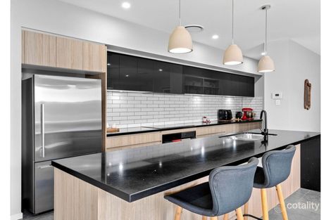 Property photo of 81 Sovereign Drive Thrumster NSW 2444