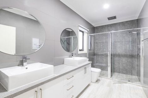 Property photo of 6 Inlet Street Roxburgh Park VIC 3064