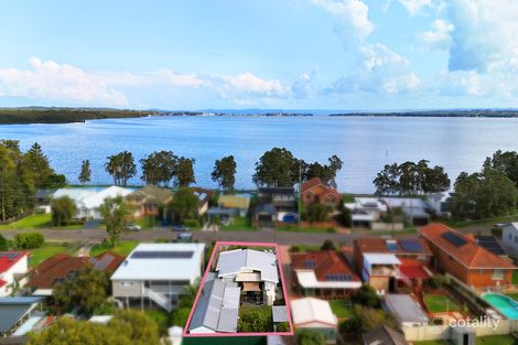 Property photo of 105 Diamond Head Drive Budgewoi NSW 2262